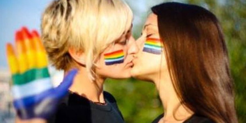 Dating: Lesbians and Bi-women bowl icon
